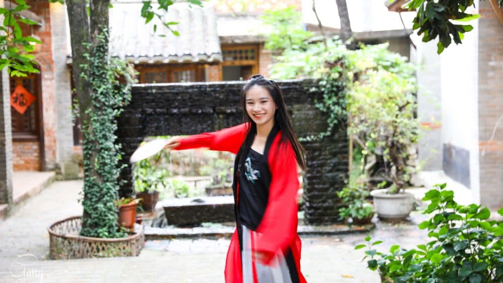 西安人，你知道女孩子外出旅行为何偏爱穿古装