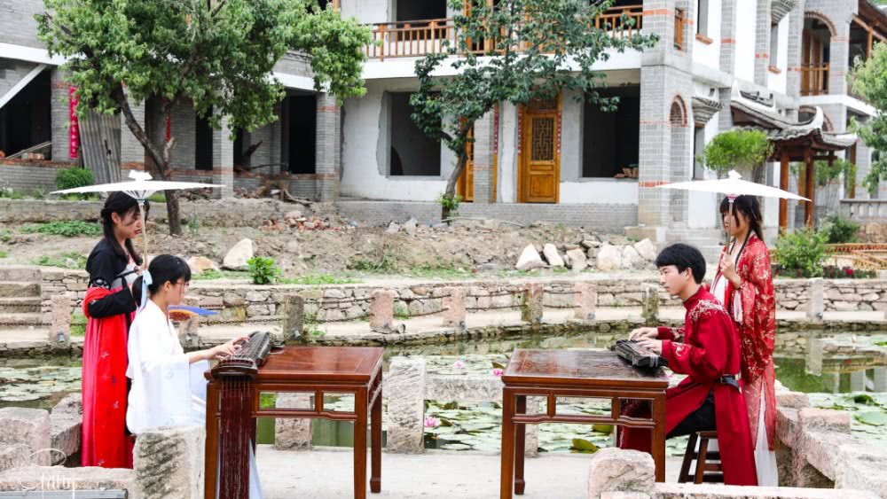 西安人，你知道女孩子外出旅行为何偏爱穿古装