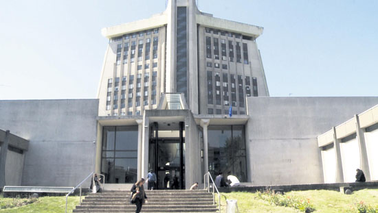 巴黎郊区专抢亚裔3暴徒被判刑 庭审暴露亚裔维权