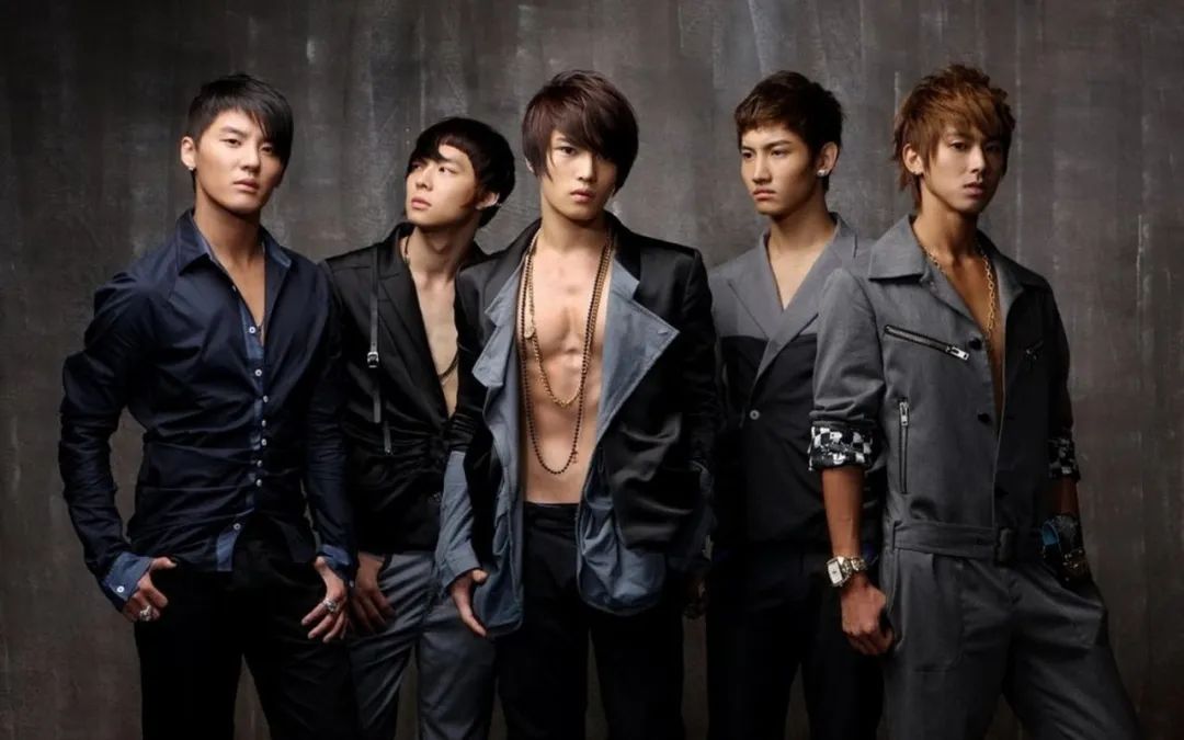 鹿晗黄子韬吴亦凡合体，勾起了关于韩团的青春