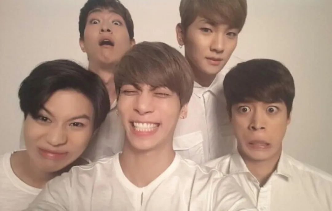 鹿晗黄子韬吴亦凡合体，勾起了关于韩团的青春