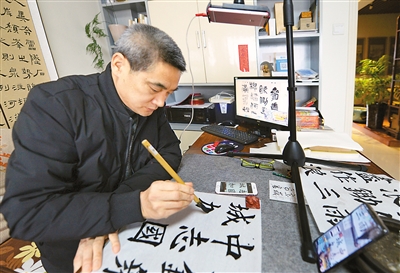 中老年人爱上网购 50后、60后深度“触网”或超年