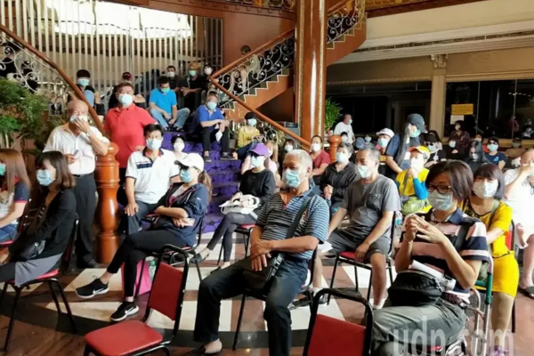 台中市酒店复业遥遥无期 3名女公关因生活困顿寻