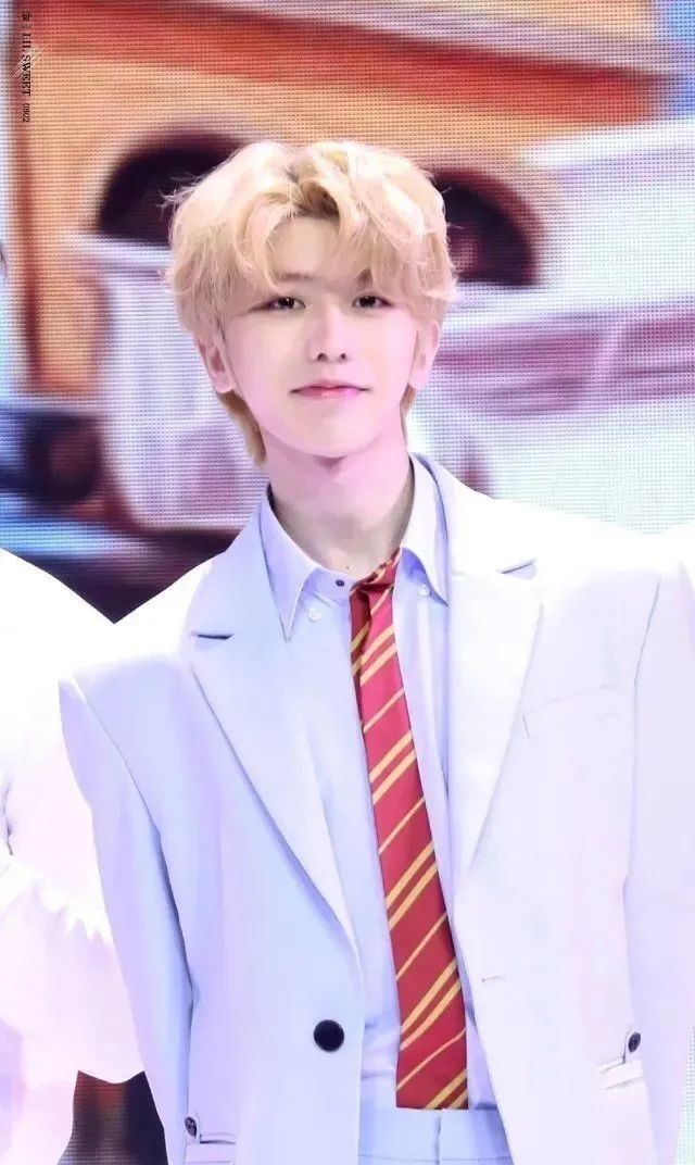 跟着爱豆染头发，如何不变杀马特？