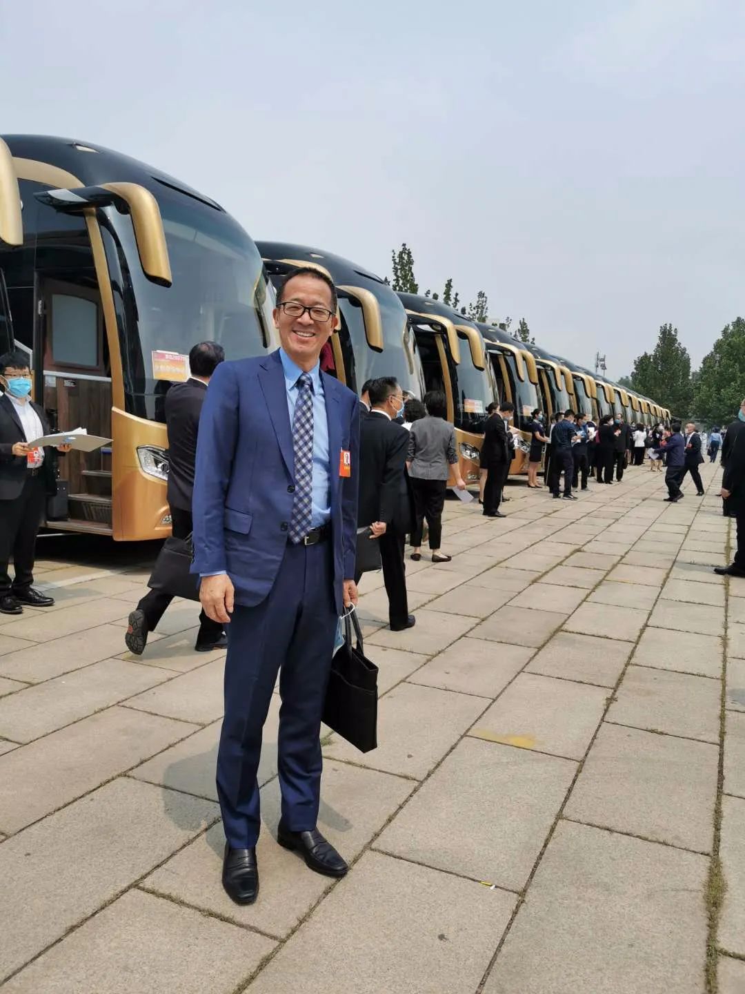 专访俞敏洪：线上教育不会取代地面教育，网课