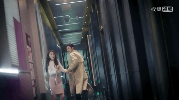 成功引起了我的注意，刘特简直就是的“年下霸