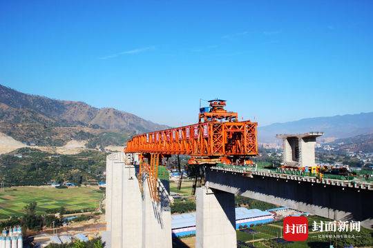 成昆铁路复线米易至攀枝花段今日通车