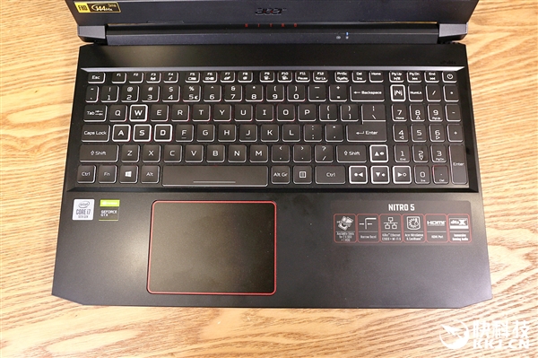 十代酷睿+144Hz IPS屏 宏碁暗影骑士·擎游戏本图赏