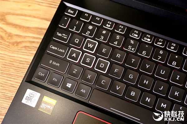十代酷睿+144Hz IPS屏 宏碁暗影骑士·擎游戏本图赏
