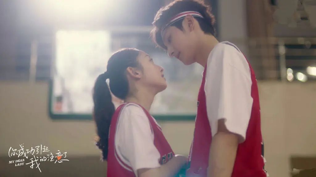 成功引起了我的注意，刘特简直就是的“年下霸