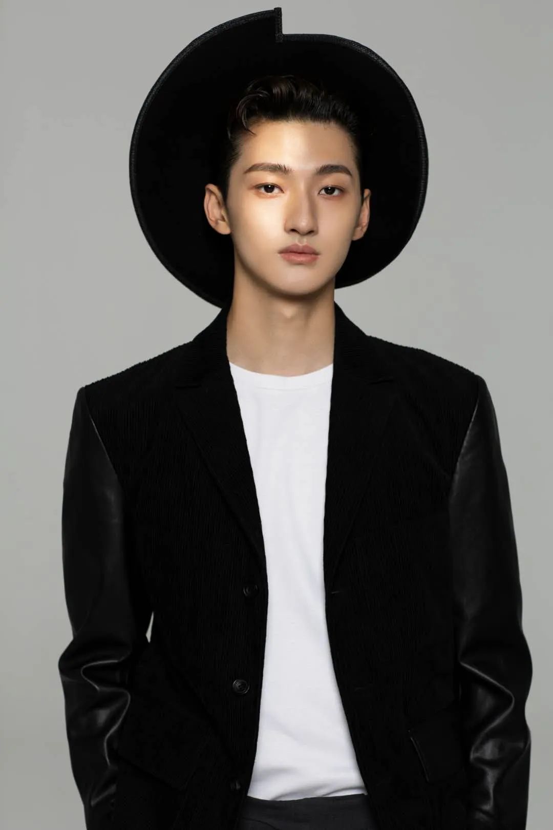 成功引起了我的注意，刘特简直就是的“年下霸