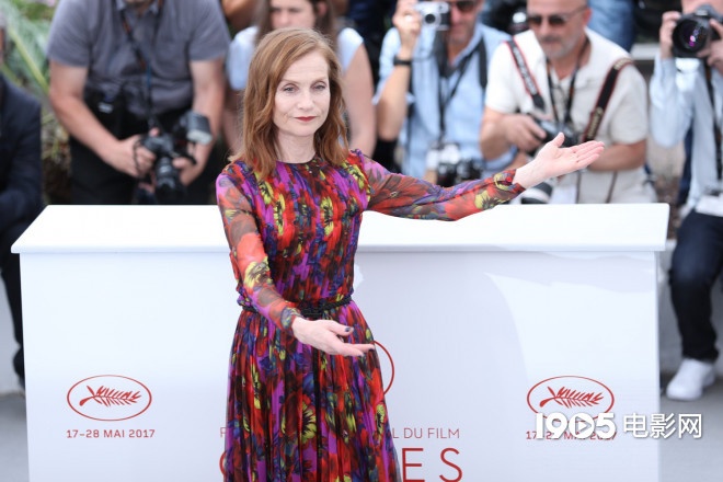 戛纳2020片单来袭红毯重温 争奇斗艳堪比斗兽场