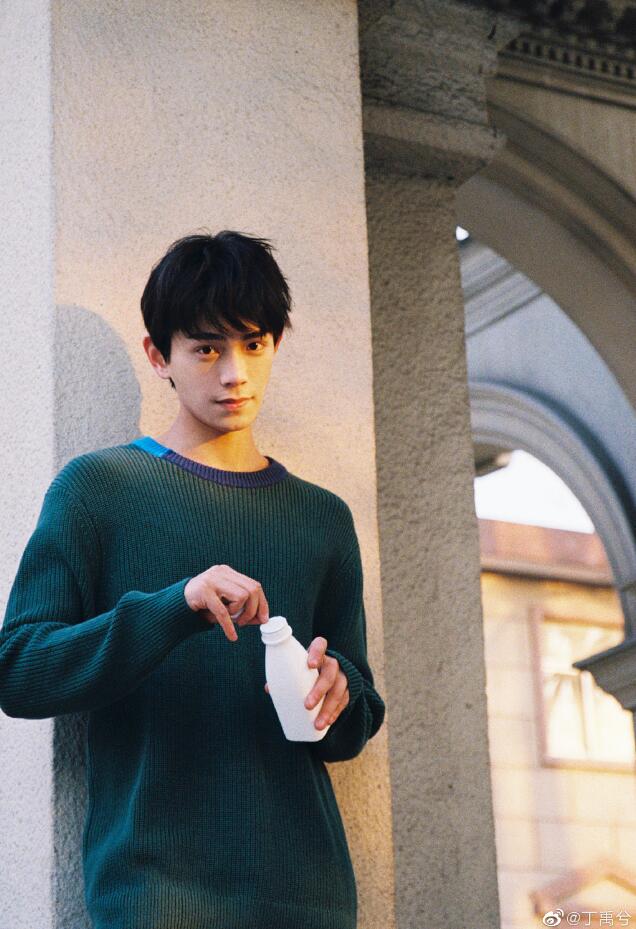 今日辩题：丁禹兮究竟帅不帅