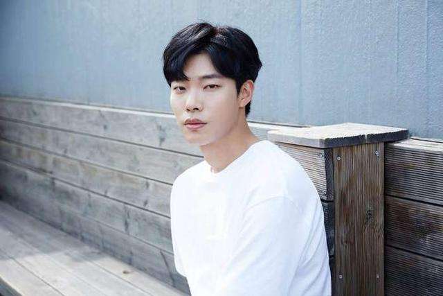 今日辩题：丁禹兮究竟帅不帅