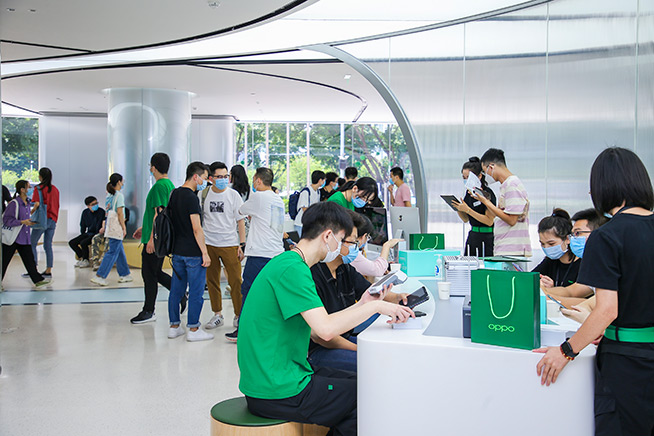 OPPO Reno4系列产品手机上市：轻巧才华横溢，重塑高人气值大牌明星机