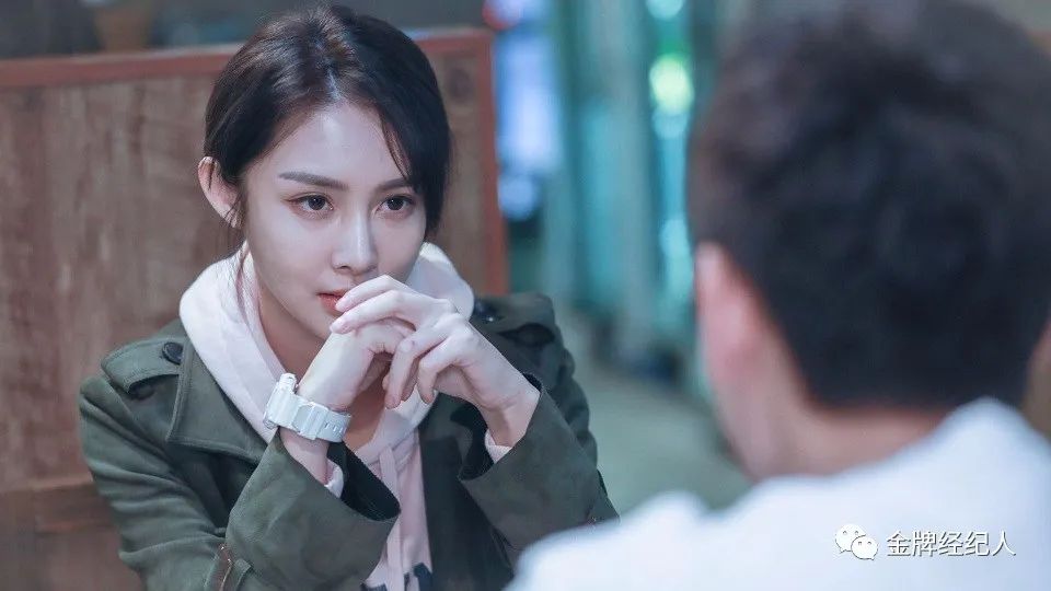 谁说95后小花只能走清纯挂？浓颜系林籽正在肆意“燃烧”