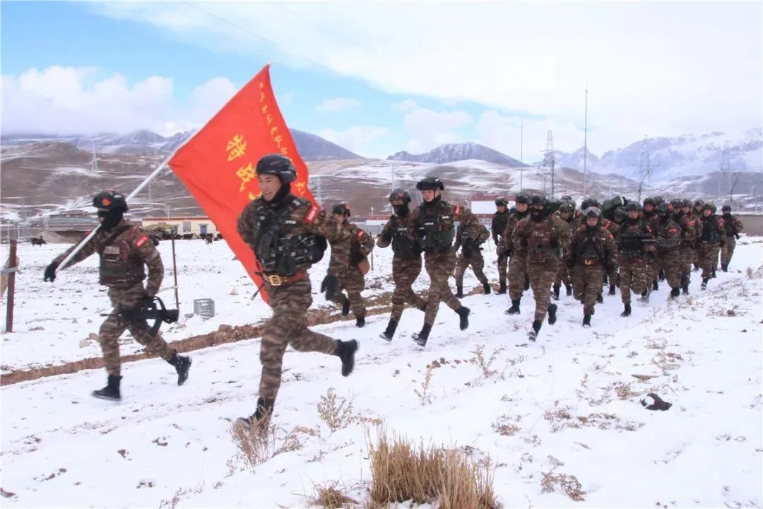 Bright Piao a small fat group is special the counterattack of battle team member