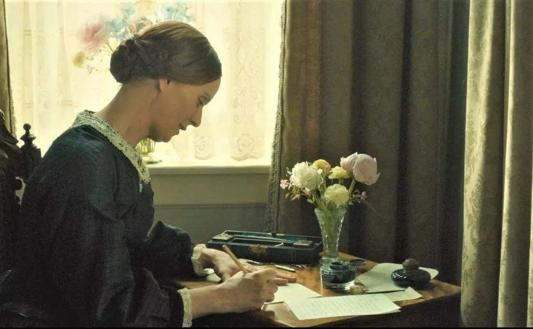 The elder sister that writes a poem forms a delegation go out, you most Pick who? 