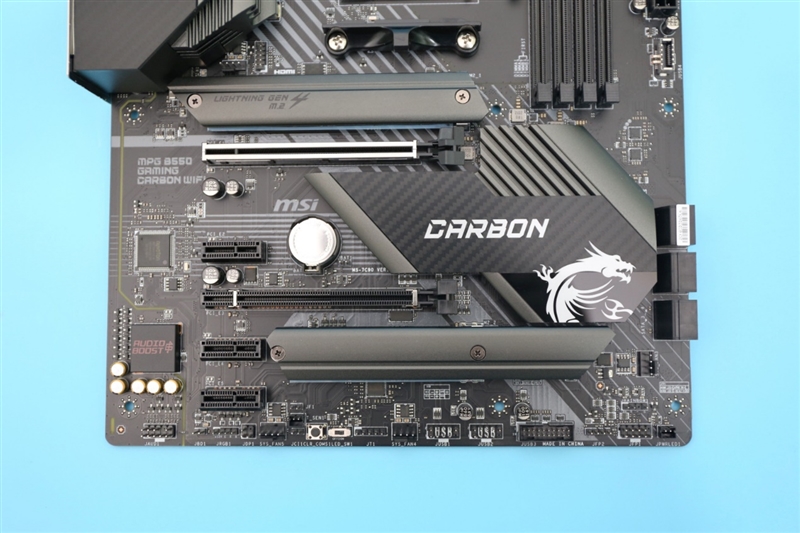 甚至还要略强于顶级的X570主板！微星MPG B550 GAMING CARBON WIFI评测