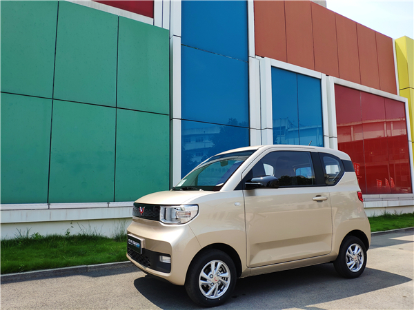 五菱宏光MINI EV：人民代步车，完胜“老头乐”