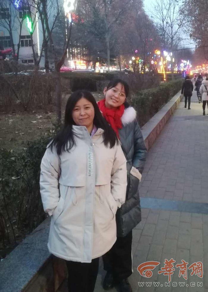 铜川裕丰园小学毕业前 父母们选择写给孩子们一