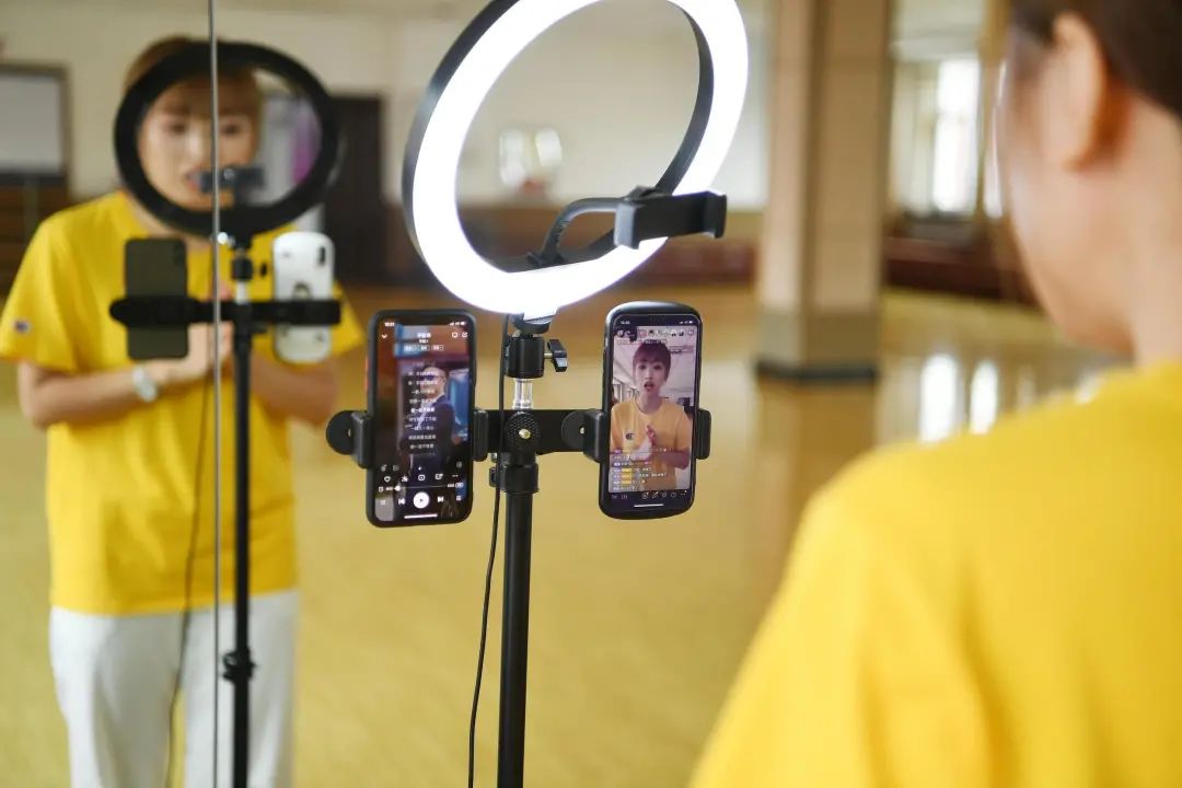 直播的秘密：教育行业该如何驶上MCN快车道？