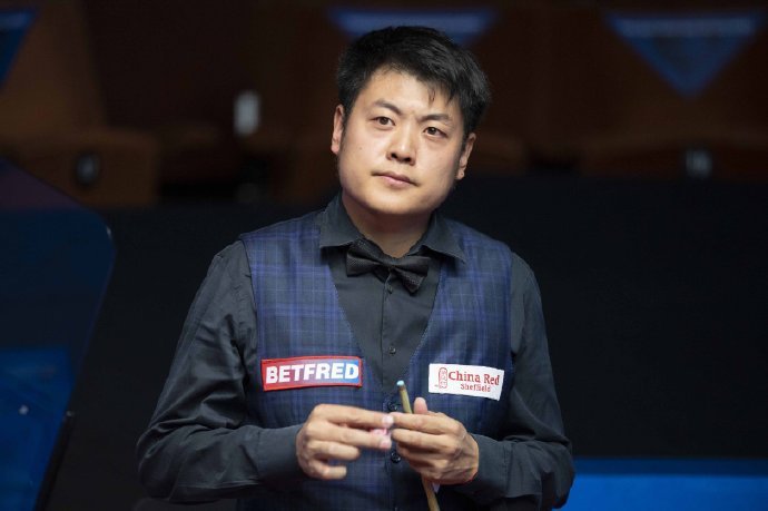 体坛联播│汉密尔顿英国站爆胎夺冠，丁俊晖世