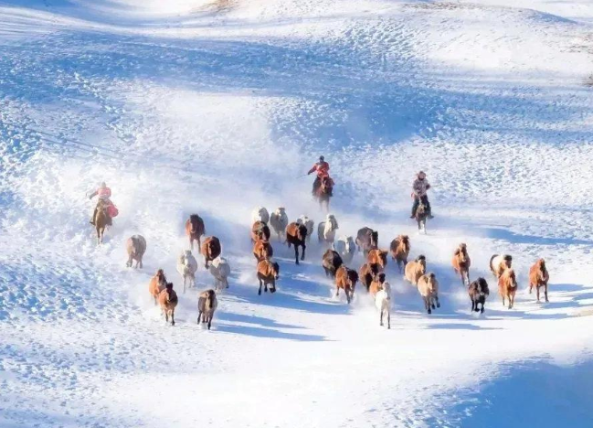 The colorful Inner Mongolia is like a painter overturning the "color palette"