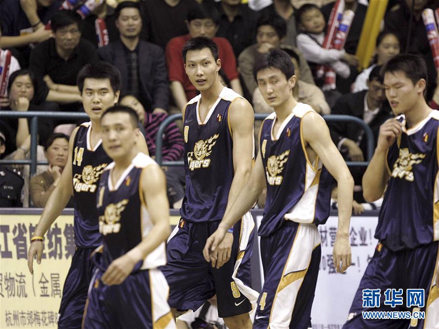 2013cba冠军是哪个队(篮球——CBA：广东队十冠之路)