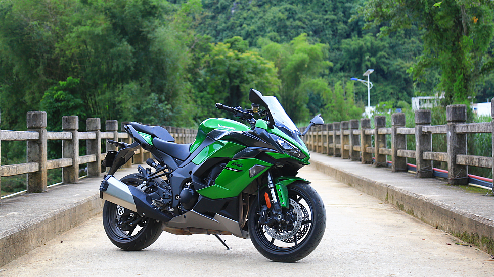 与一堆“绿色的“摩托车骑游西南边关是怎样的体验？