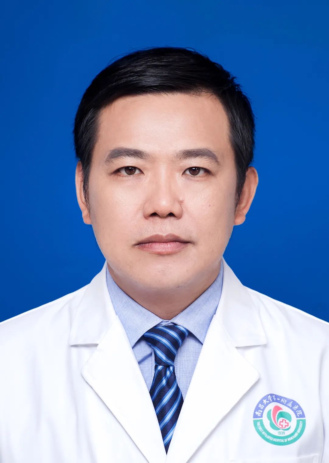 黄学锋神经外科副主任,副主任医师擅长脑外伤等疾病的手术治疗.