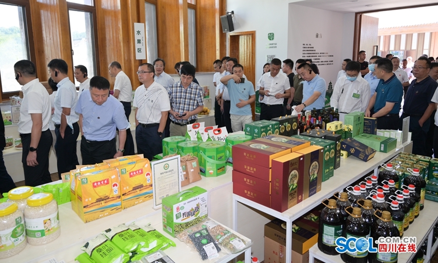 彭清华在全省现代农业园区建设现场会上强调：以现代农业园区建设为重点推进农业农村现代化