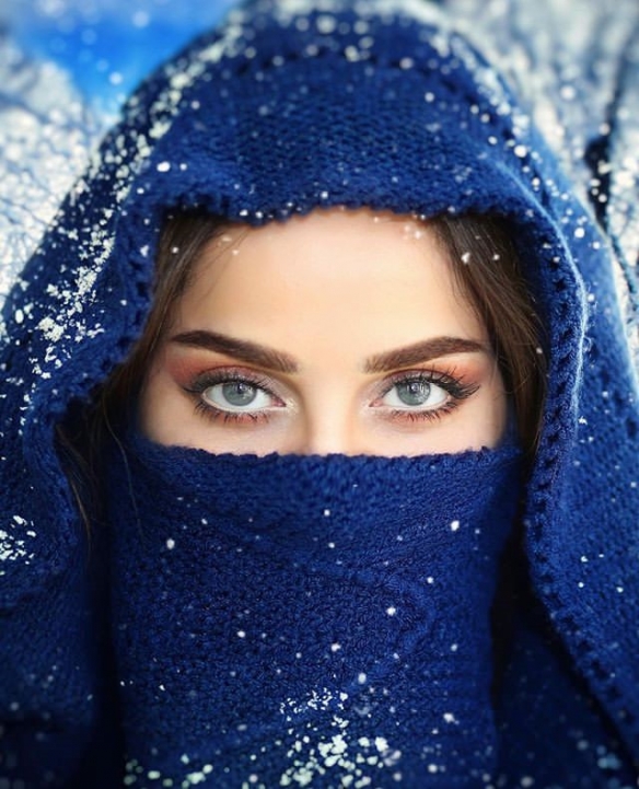 沙漏身材超吸睛伊朗第一超模jaberi面纱下绝美容颜