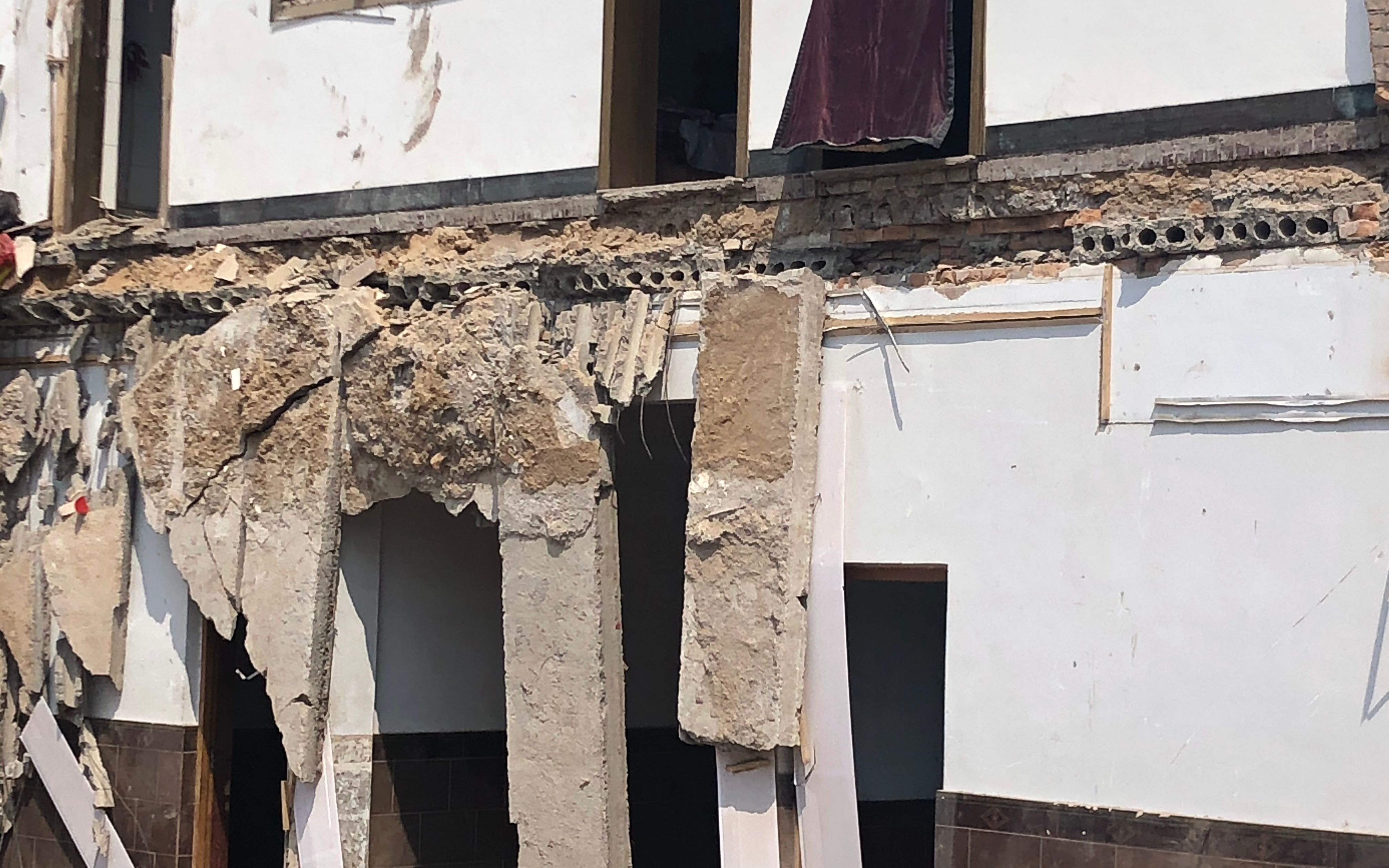 山西临汾坍塌饭店：为村民自建房，十多年间曾加盖、扩建五六次