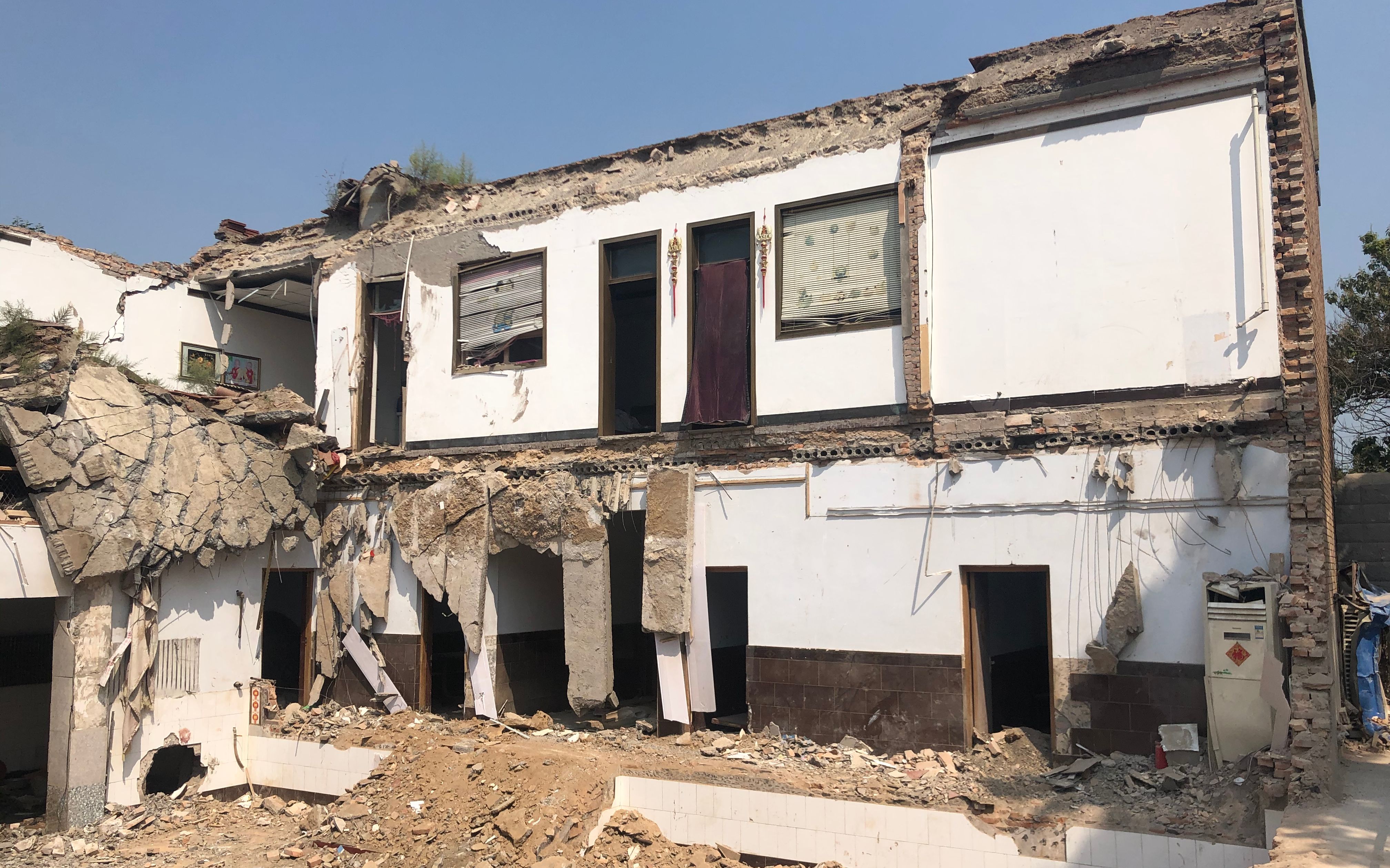 山西临汾坍塌饭店：为村民自建房，十多年间曾加盖、扩建五六次
