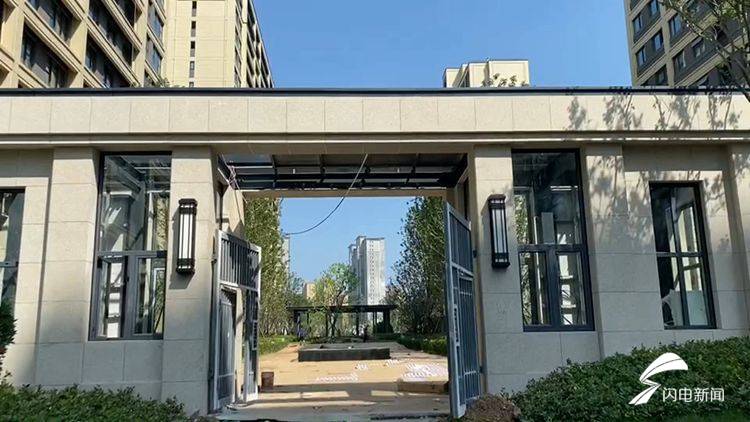 房探来了｜新房顶楼现三十多处漏水点 融创地产：重做防水层后再做鉴定