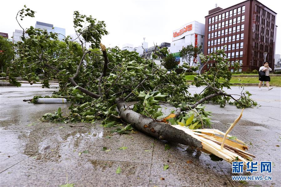 强台风“海神”逼近日本九州地区致13人受伤