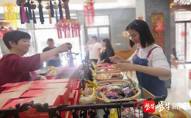 南中医学子寻访中医药“守艺人”，用视频日记记录中医药守艺故事