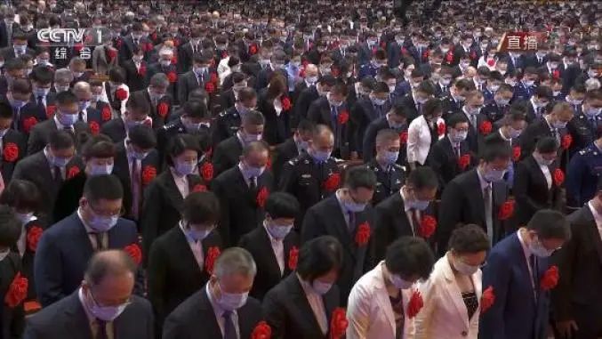 全国抗击新冠疫情表彰大会举行，14亿中国人的代表受表彰