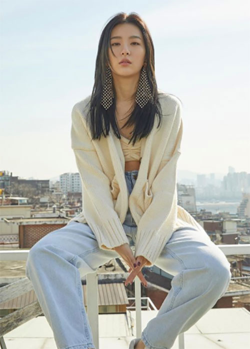韩国SM唯一单眼皮女Idol，又慵懒又飒的穿搭高手