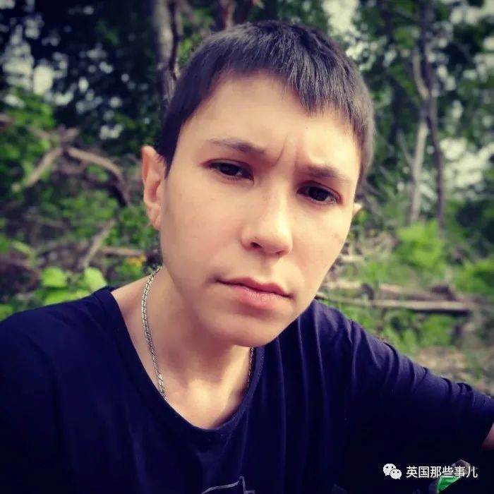 32岁小哥却一副未成年模样, 冻龄 生活没有想象中美好