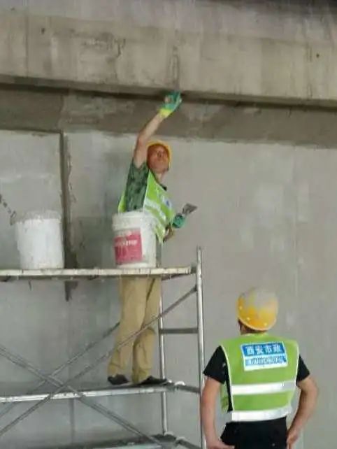 喜迎国庆｜擦橱窗洗家具扮靓城市风景线，千年古都光彩熠熠迎双节