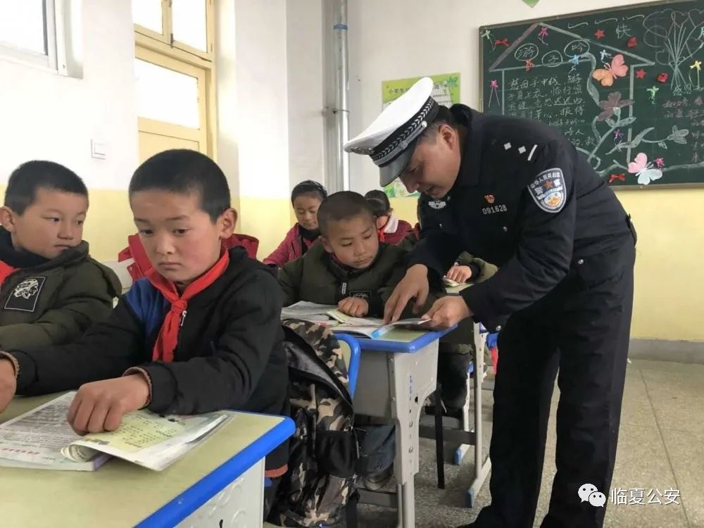 “交警书记”的扶贫路