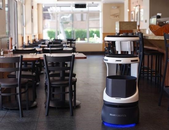 软银日本送餐用上机器人 每月费用6461元