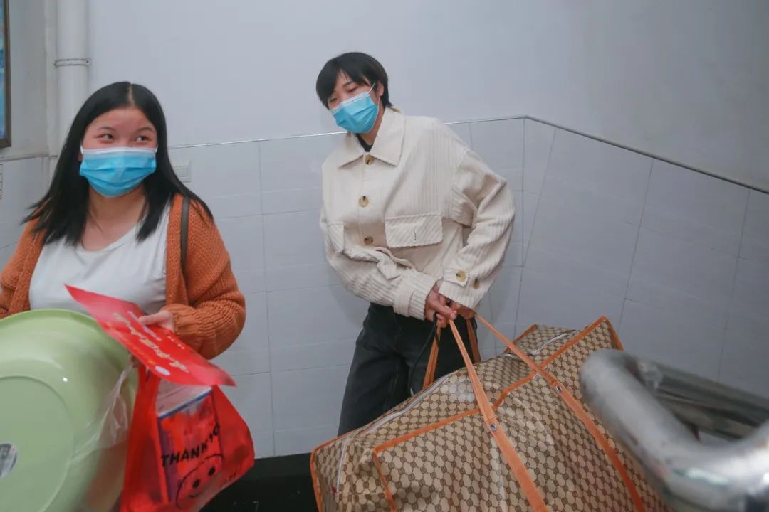 新生故事｜金融专业大学生本科毕业后重新高考考上湖北医药学院