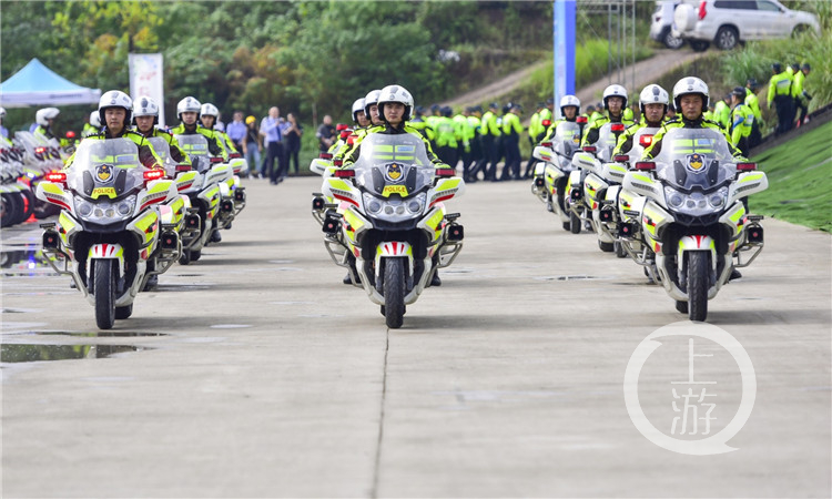 重庆摩托版秋名山车神是谁？大型比赛现场来啦