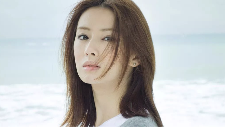 石原里美结婚了 但不必伤心呀 86年的日本小花大多都是人生赢家呀 娱乐 蛋蛋赞