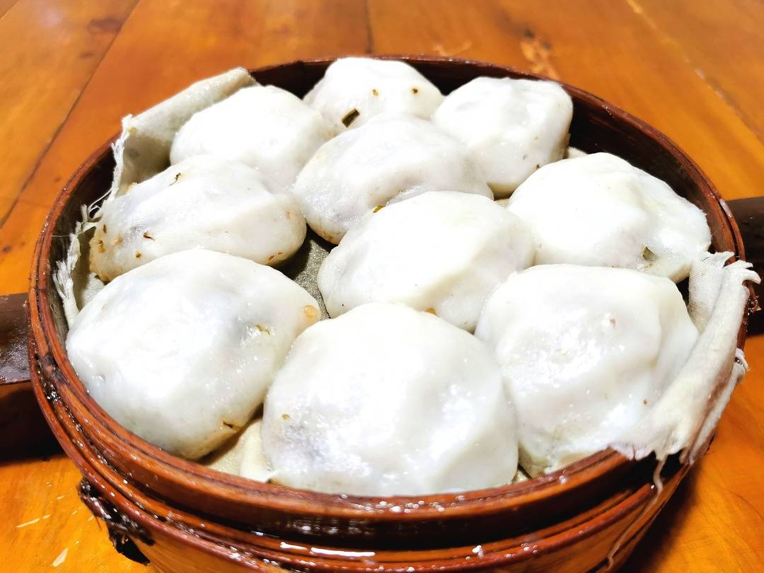 闹市里的名小吃，四川泸州猪儿粑和白糕值得