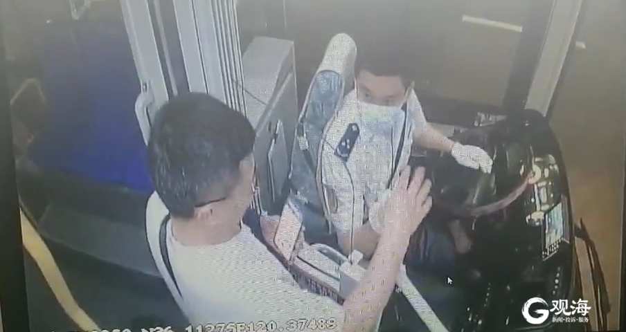 武汉乘客寄给青岛公交驾驶员100个口罩，感谢他的这个小举动