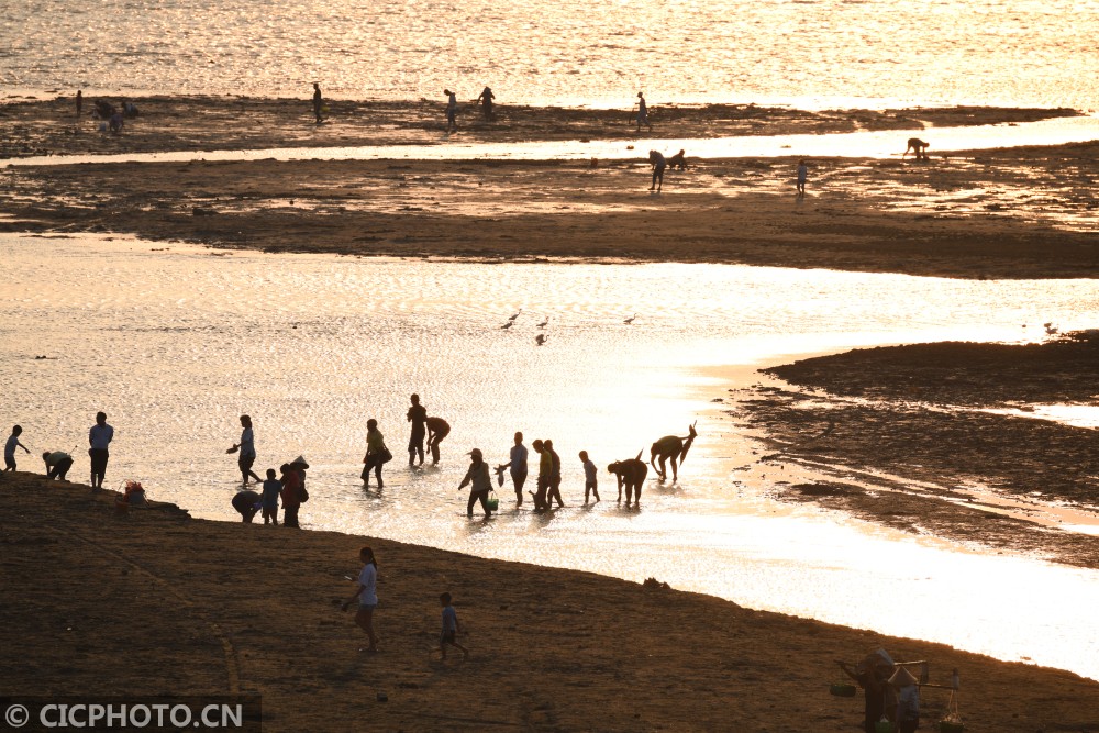 Beihai, Guangxi: Twilight Golden Beach Scenic Line